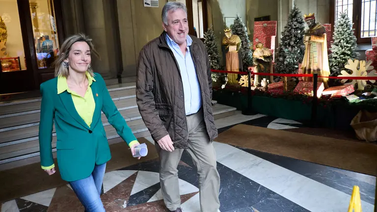 Los concejales de EH Bildu, Joseba Asiron y Miren Zabaleta comentan en rueda de prensa la moción de censura presentada en el Ayuntamiento de Pamplona por EH Bildu, PSN, Geroa Bai y Contigo-Zurekin contra la actual alcaldesa, Cristina Ibarrola, y que hará de alcalde de la ciudad a Joseba Asiron el próximo 28 de diciembre. IÑIGO ALZUGARAY