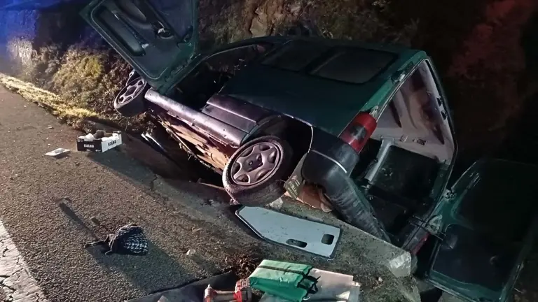 Tres personas, heridas leves tras sufrir una salida de vía en Liédena. BOMBEROS DE NAVARRA