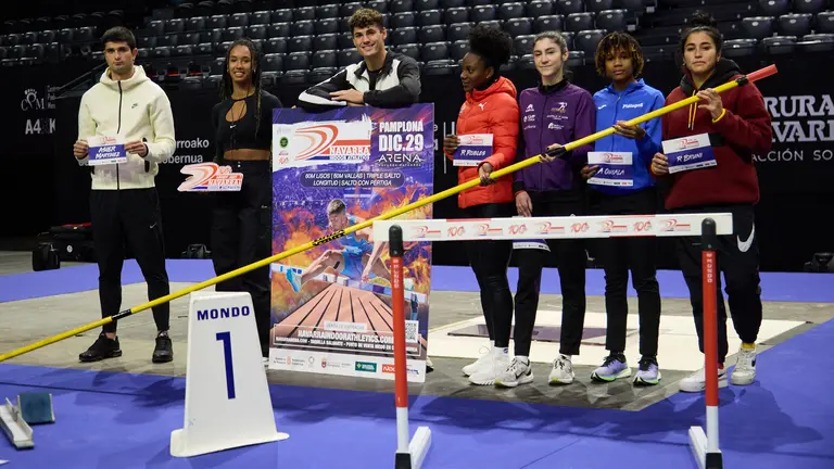 Presentación del Navarra Indoor Athletics, que se celebra este viernes en Pamplona con pruebas de 60 metros lisos y vallas, longitud, triple salto y pértiga, y la presencia de algunos de los mejores atletas del mundo. IÑIGO ALZUGARAY