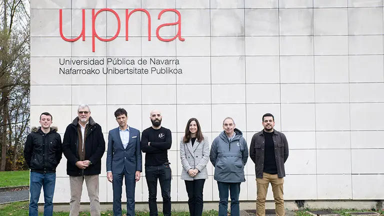 Parte de los investigadores de la UPNA autores de este trabajo. De izq. a dcha.: Alejandro Eguaras, Víctor Martínez Merino, José F. Morán, Javier Buezo, Marina Urra, Alfonso Cornejo y Jorge Fernández de los Reyes. UPNA