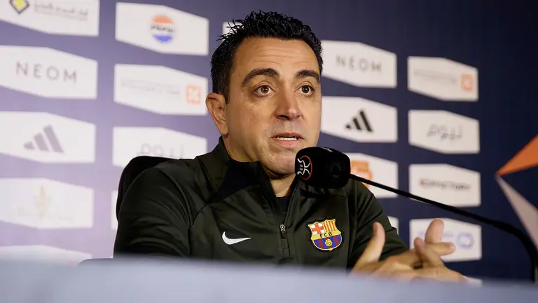 El entrenador del FC Barcelona, Xavi Hernández, ofrece una rueda de prensa este miércoles en Riad, Arabia Saudí, en la víspera del partido de semifinales de la Supercopa de España ante el CA Osasuna. EFE/ RFEF/ David Aliaga SOLO USO EDITORIAL/ SOLO USO PERMITIDO PARA ILUSTRAR LA NOTICIA QUE ACOMPAÑA/ (CRÉDITO OBLIGATORIO)