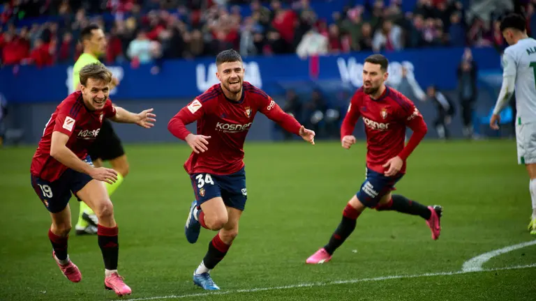 durante el partido de La Liga EA Sports entre CA Osasuna y Getafe CF disputado en el estadio de El Sadar en Pamplona. IÑIGO ALZUGARAY