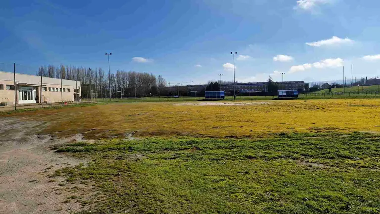 Terreno de las instalaciones deportivas dela UPNA sobre los que se construirá el nuevo campo. GOBIERNO DE NAVARRA