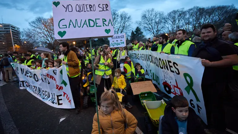 Manifestación por las calles de Pamplona convocada por el movimiento de agricultores 6F de Navarra para reclamar mejoras para el sector agrario. IÑIGO ALZUGARAY
