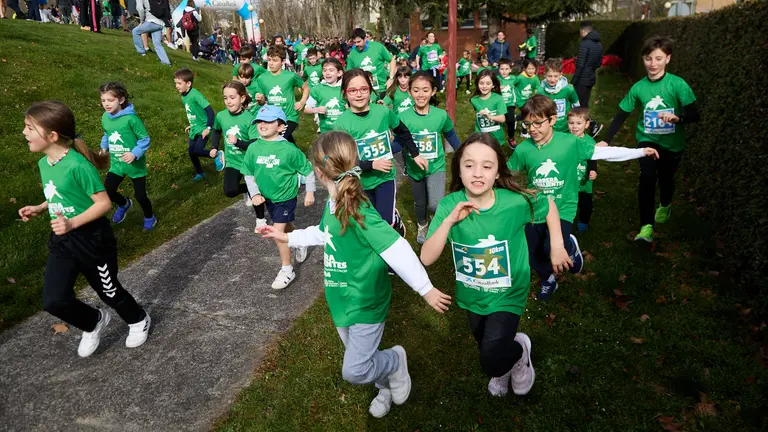 VIII edición de la 'Carrera de los Valientes', una carrera solidaria organizada por la iniciativa “Niños Contra el Cáncer” de la Clínica Universidad de Navarra. IÑIGO ALZUGARAY