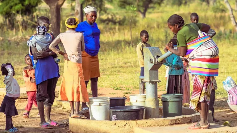 La convocatoria de Cooperación Internacional de la Fundación "la Caixa" apoya 28 proyectos españoles. SHUTTERSTOCK - ONI ABIMBOLA