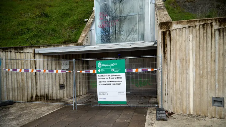 La Gerencia y Comisión de Urbanismo del Ayuntamiento de Pamplona visita las obras del ascensor urbano que une Echavacoiz norte con el Grupo Urdánoz. IÑIGO ALZUGARAY