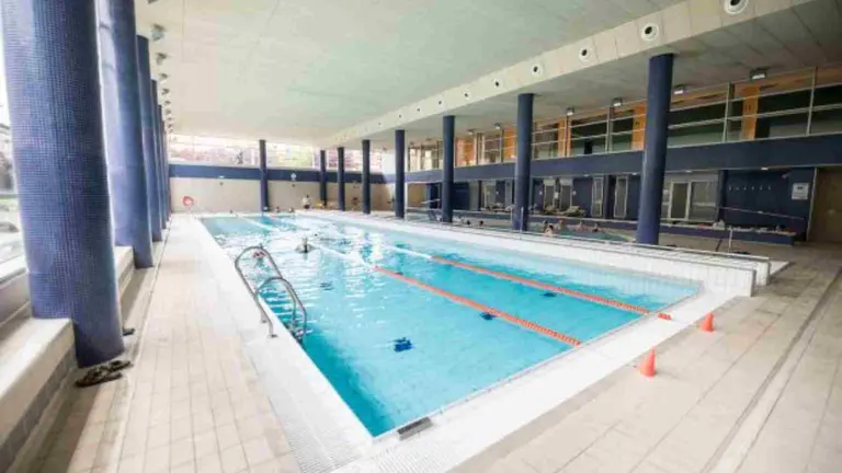 Piscina de las instalaciones deportivas de Ansoáin. AYUNTAMIENTO DE ANSOÁIN