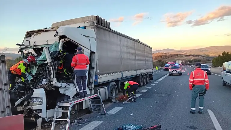 Dos personas trasladadas tras sufrir una colisión por alcance en Ayegui. POLICÍA FORAL