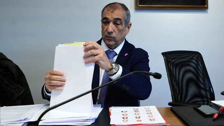 Comisión de Cohesión Territorial del Parlamento de Navarra para que el consejero Óscar Chivite explique el proceso de adjudicación de las obras del túnel de Belate. IÑIGO ALZUGARAY