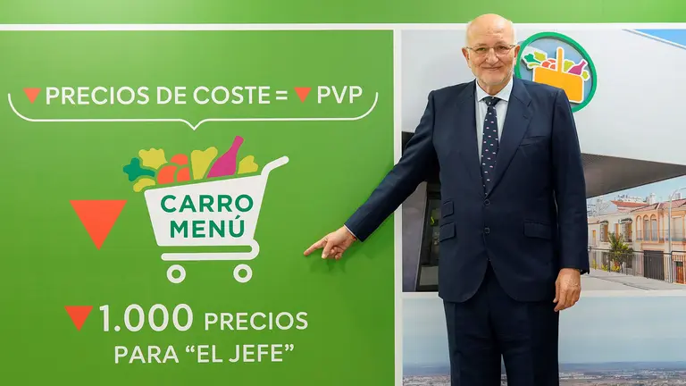Juan Roig, presidente de Mercadona, tras la celebración de la Rueda de Prensa 2023. MERCADONA
