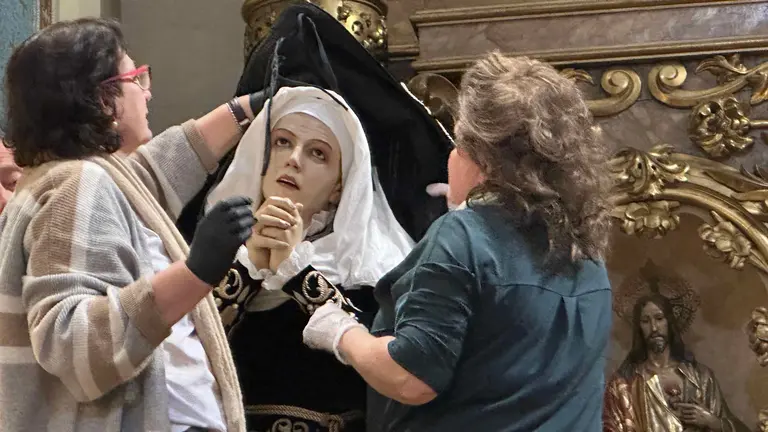 Vestido de la Dolorosa en San Lorenzo. IRANZU LARRASOAÑA