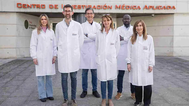Los investigadores del CIMA, Lara Montori, Juan Marta, José Antonio Rodríguez, Josune Orbe, Florencio Machado y Miriam Belzunce. MANUEL CASTELLS / UNIVERSIDAD DE NAVARRA