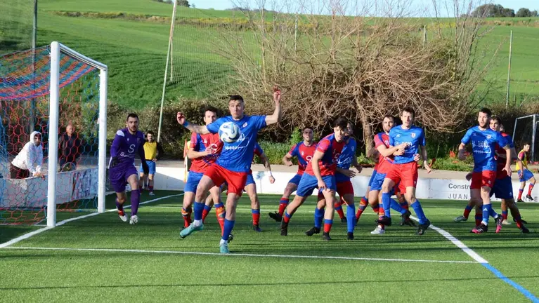 Partido de fútbol entre el Idoya y el Rotxapea en Oteiza de la Solana. Facebook ROTXA-AUTONÓMICA.