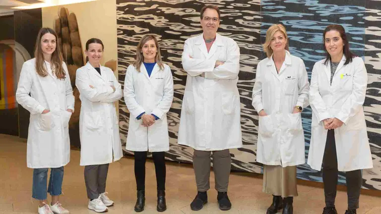 De izquierda a derecha, los investigadores del Centro de Investigación en Nutrición de la Universidad de Navarra Idoia Ibero, Iosune Zubieta, Salomé Pérez Díaz, Santiago Navas, Verónica Ciaurriz y Carmen Cristobo. UNIVERSIDAD DE NAVARRA