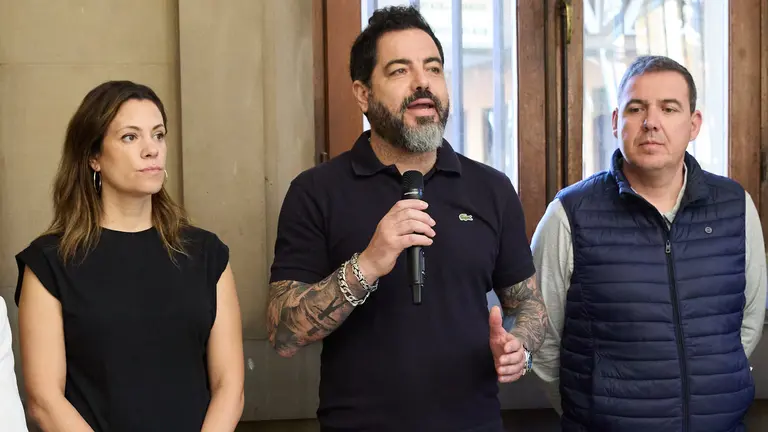 Acto de homenaje del PSN de Pamplona a los concejales y trabajadores del Ayuntamiento de Pamplona fusilados durante la Guerra Civil. IÑIGO ALZUGARAY