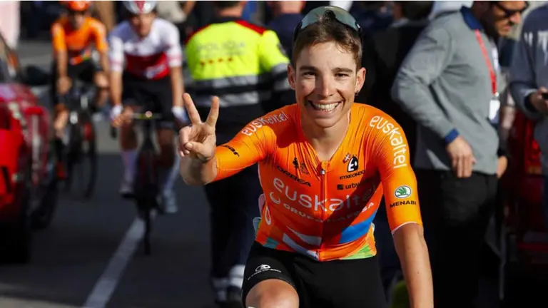 Ibai Azurmendi a su llegada a meta tras una carrera. FUNDACIÓN EUSKADI