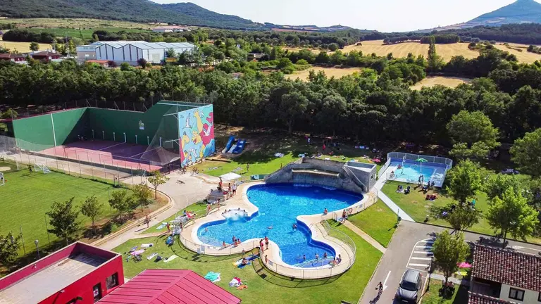 Vista aérea del camping Iratxe en la localidad navarra de Ayegui. Camping Iratxe.