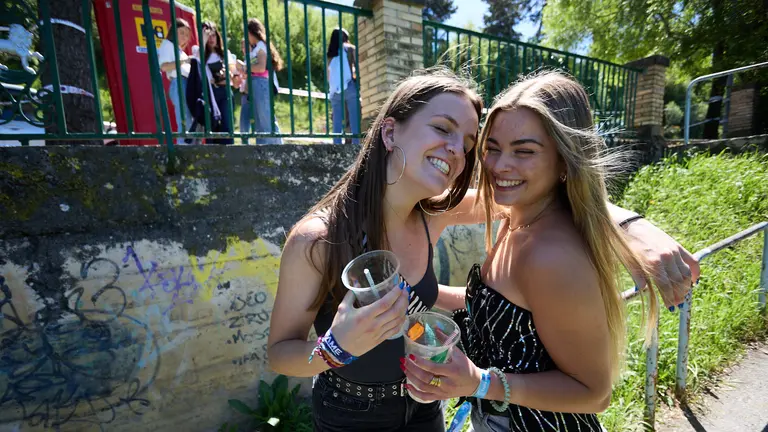 Los estudiantes de la Universidad Pública de Navarra celebran su tradicional Carpa Universitaria de Primavera en las instalaciones de la Ciudad Deportiva Amaya. IÑIGO ALZUGARAY