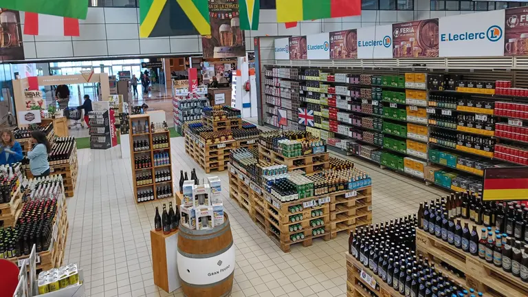Feria de la cerveza en el hipermercado E.Leclerc de Cordovilla.