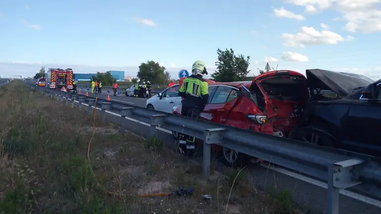 Cuatro personas heridas tras una colisión múltiple en Cortes. BOMBEROS DE NAVARRA