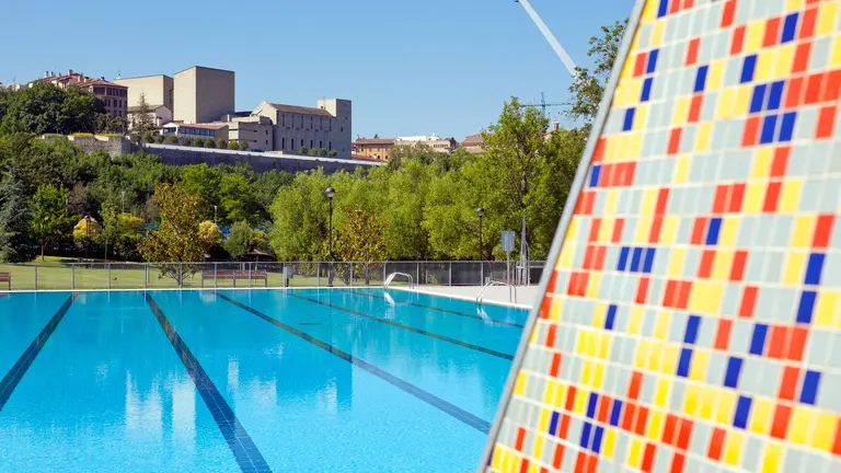Imagen de archivo de las piscinas de Aranzadi en Pamplona. AYUNTAMIENTO DE PAMPLONA