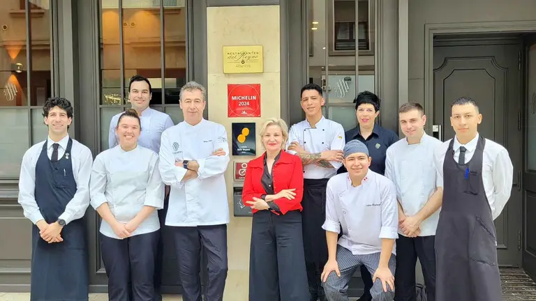 Parte del equipo del restaurante Alhambra de Pamplona. RESTAURANTE ALHAMBRA / FACEBOOK