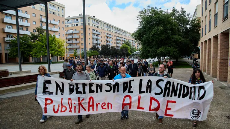 Manifestación para reclamar un centro de salud de calidad en la Rochapea. IÑIGO ALZUGARAY