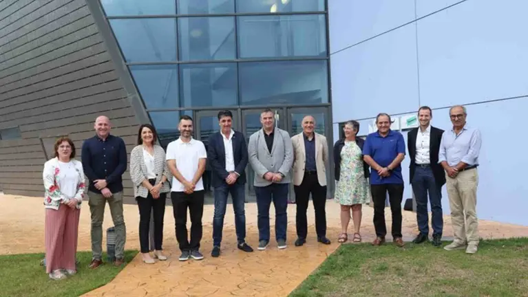 La nueva junta directiva de AER, con Consuelo Urmeneta, Vicente Cordón, Dolores Garijo, David García, Domingo Sánchez, Rafael Loscos, Jesús Pérez, Teresa Osés, Mario Sánchez, David Navarro y Francisco Urzaiz. AER