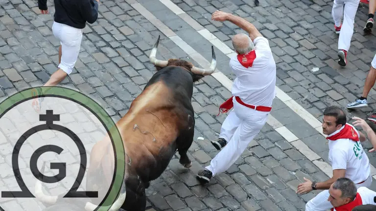 Cuarto encierro de San Fermín 2023 con toros de Fuente Ymbro en el Ayuntamiento. MAITE H. MATEO