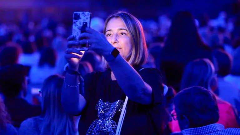 Concierto de Luis Miguel en el Navarra Arena ante más de 7.000 espectadores dentro de su gira "Tour 2024", con la que el cantante mexicano vuelve a actuar en España tras 11 años sin cantar en tierras españolas. IÑIGO ALZUGARAY