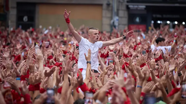 Chupinazo de San Fermín 2024 a cargo del grupo de danzas de Duguna. AYUNTAMIENTO DE PAMPLONA (37)