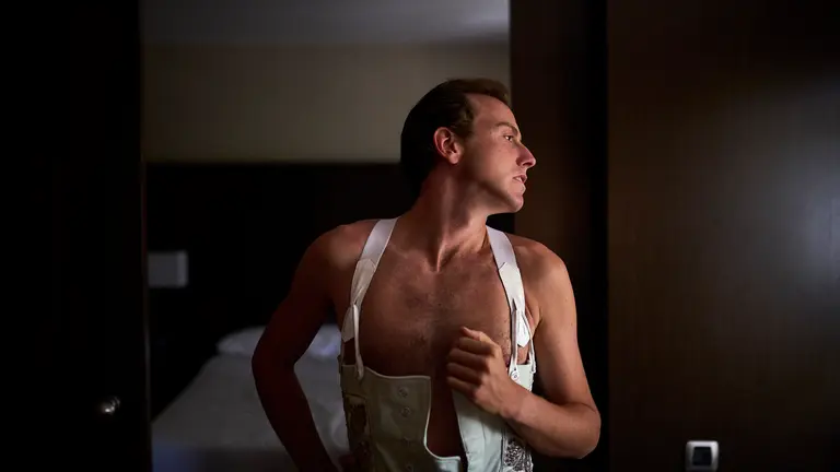 El torero Román se prepara para torear en la Plaza de Toros de Pamplona a los Cebada Gago durante la segunda tarde de toros de San Fermín 2024. PABLO LASAOSA