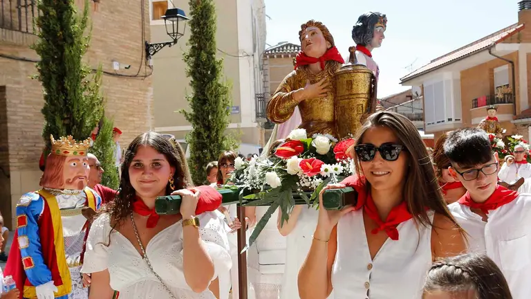 Procesión a San Esteban en las fiestas de Arguedas. JOSÉ EMILIO FLORISTÁN