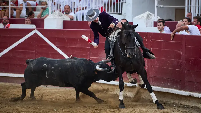 Corrida mixta en fiestas de Estella 2024 con toros de  Hermanas Azcona para el torero El Payo y rejones de Moura Caetano para Pablo Hermoso de Mendoza y Guillermo Hermoso de Mendoza. PABLO LASAOSA