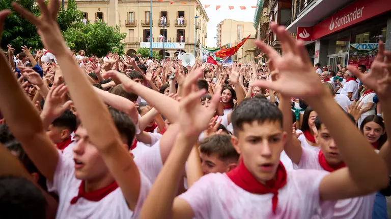 Chupinazo de las fiestas de Tafalla 2024 a cargo de La Escuela Municipal de Música. PABLO LASAOSA