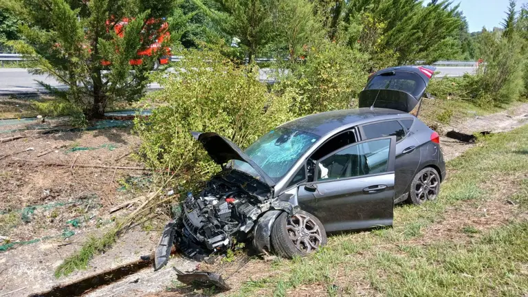 como consecuencia de una salida de vía en la A-1, en el término de Alsasua, una mujer ha sido trasladada. BOMBEROS DE NAVARRA