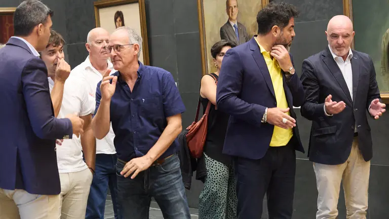 Toma de posesión de Isabel Olave Ballarena como nueva parlamentaria foral de UPN. IÑIGO ALZUGARAY