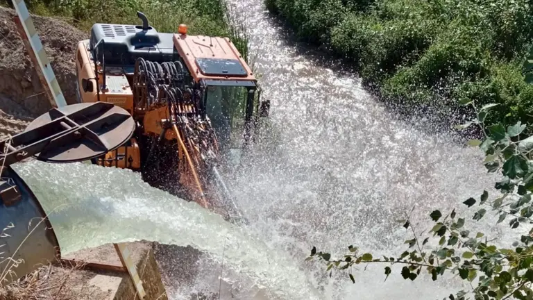 Buñuel mejora la estación de bombeo contra crecidas del río Ebro con  un nuevo motor eléctrico. CEDIDA