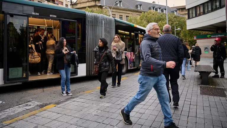 La huelga de transportes afecta a los viajeros de villavesas de Pamplona. PABLO LASAOSA