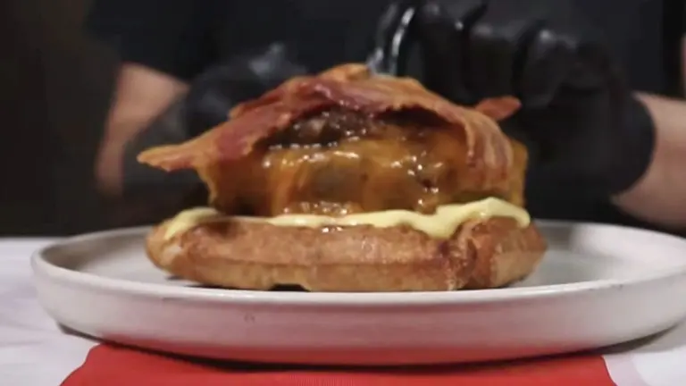 Hamburguesa de gofre del restaurante Gastro Okei Errialde. gastrookeierrialde