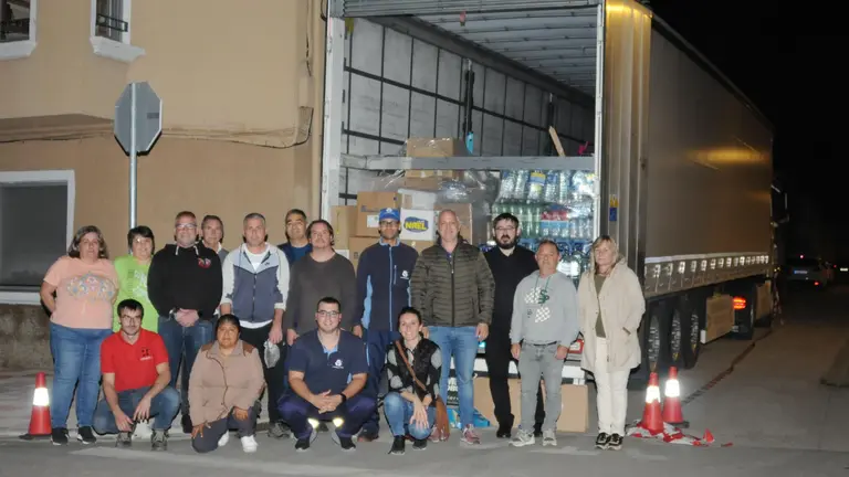 La localidad navarra de Caparroso recoge alimentos y productos para la DANA de Valencia. AMAYA LUQUI (9)