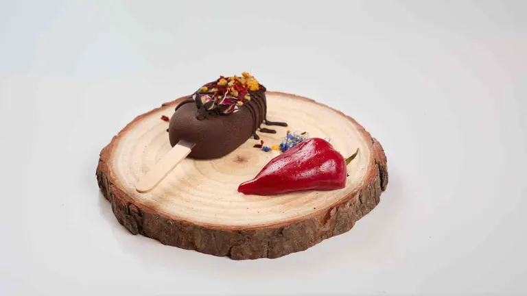 Bombón del Piquillo, la Mejor Tapa de Pimiento del Piquillo de Lodosa de 2024. JAMES STURCKE