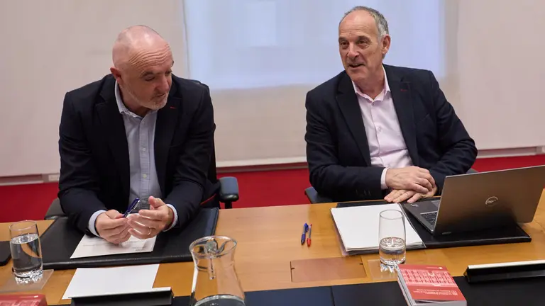 Mesa y Junta de Portavoces del Parlamento de Navarra. IÑIGO ALZUGARAY