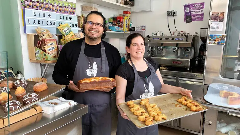 Guillermo y Maitane en la panadería cafetería May en Pamplona. Navarra.com