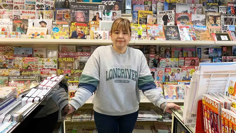 Asun Fernández en el interior de la librería Central de Barañáin. Navarra.com