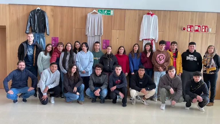 Salesianos Pamplona organiza la Exposición «¿Qué llevabas puesto?». CEDIDA