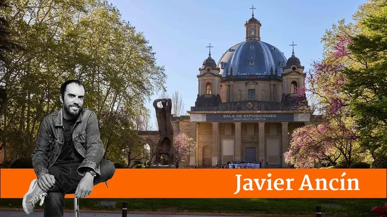 Monumento a los Caídos en Pamplona. IÑIGO ALZUGARAY