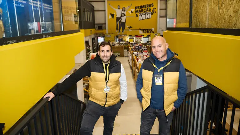 Electroutlet, en la calle M, 27 del polígono industrial de Mutilva Baja. IÑIGO ALZUGARAY