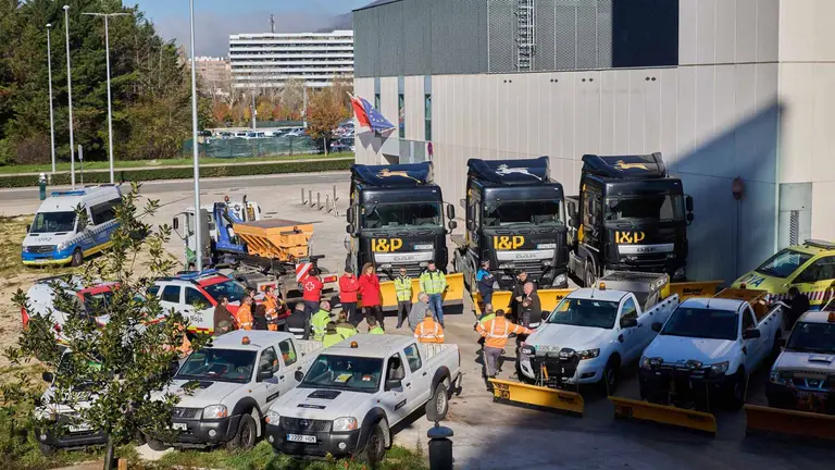 Vehículos preparados para atender una nevada en Pamplona. AYUNTAMIENTO DE PAMPLONA